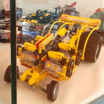 Lego Fahrzeuge im Kloster