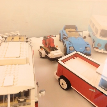 Lego Fahrzeug Modelle in der Ausstellung