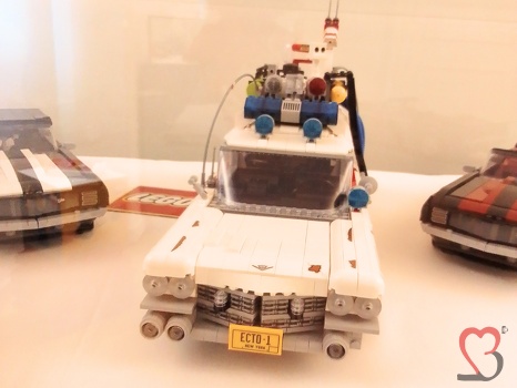 Lego Fahrzeuge im Kloster