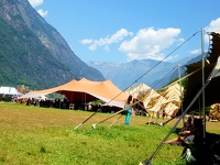Shankra Festival -- Das Shankra Goa und Psytrance Festvial bei Lostallo in der Schweiz. Das seit 2015 bestehende kulturelle Ereigniss inmitten natürlicher Landschaften mit einem Fluss und Bergen umgeben. Musik und Performance machen die Location zu einem Aktivitäts Hotspot. Lesungen und Workshops oder die Jam Sassion dürfen bei dem Shankra Event nicht fehlen.