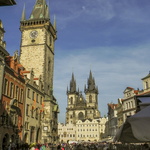 Altst dter-Ring-und-alte-Rathaus-in-Prag