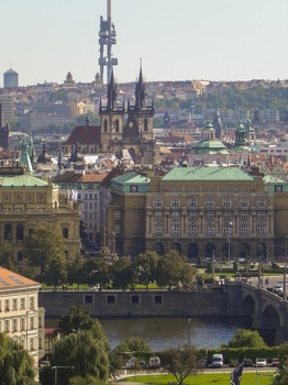 Blick-auf-Prag-von-Prager-Burg-01