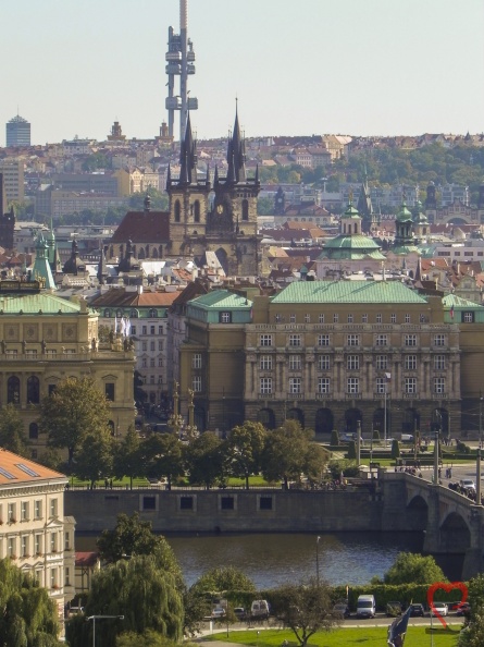 Blick-auf-Prag-von-Prager-Burg-01.jpg