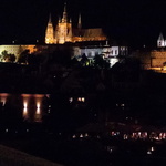 Blick auf das Schloss bei Nacht