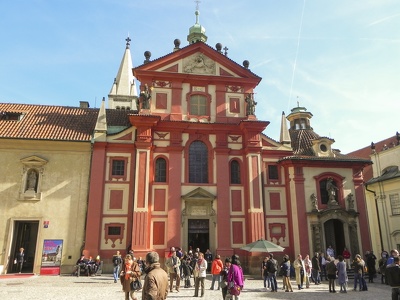 Kirchen-in-Prager-Burg-Hof 3