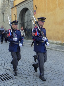 Soldaten-an-der-Prager-Burg