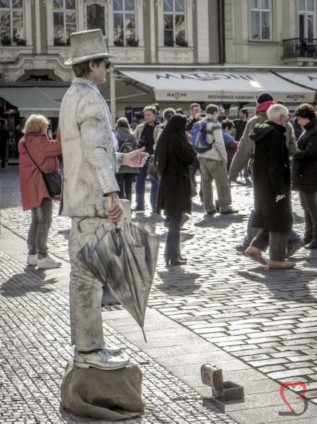 Strassenkuenstler-in-Prag.jpg