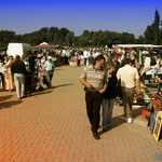 Besucher auf dem Markt Bilderrahmen