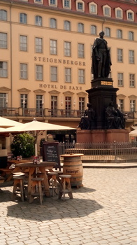 Martin Luther Denkmal am Neumarkt