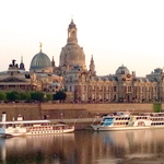 Schiffe auf der Elbe in Dresden