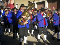 Fashing Geisingen Fasnet 2023 -- In Geisingen im Landkreis Tuttlingen in Baden Würtemberg wird die fünfte Jahreszeit mit tollen bunten Kostümen, Masken und viel Paukenschläge & Trommelwirbel das Ende des Winters herausposaunt und ausgiebig der Straßenkarneval mit den Narren aus den Vereinen gefeiert. Da kann die Narri und dem Narro nur viel Spaß bei den Streichen und Unfug gewünscht werden und den Kleinen wird das Fürchten schon früh beigebracht.