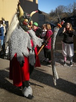 Fashing Geisingen Fasnet 2023 -- In Geisingen im Landkreis Tuttlingen in Baden Würtemberg wird die fünfte Jahreszeit mit tollen bunten Kostümen, Masken und viel Paukenschläge & Trommelwirbel das Ende des Winters herausposaunt und ausgiebig der Straßenkarneval mit den Narren aus den Vereinen gefeiert. Da kann die Narri und dem Narro nur viel Spaß bei den Streichen und Unfug gewünscht werden und den Kleinen wird das Fürchten schon früh beigebracht.