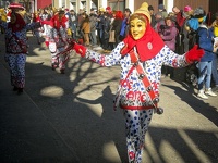 Fashing Geisingen Fasnet 2023 -- In Geisingen im Landkreis Tuttlingen in Baden Würtemberg wird die fünfte Jahreszeit mit tollen bunten Kostümen, Masken und viel Paukenschläge & Trommelwirbel das Ende des Winters herausposaunt und ausgiebig der Straßenkarneval mit den Narren aus den Vereinen gefeiert. Da kann die Narri und dem Narro nur viel Spaß bei den Streichen und Unfug gewünscht werden und den Kleinen wird das Fürchten schon früh beigebracht.