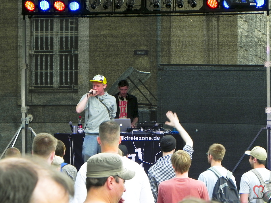 Mart 'n' Jay &amp; DJ Taip