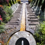 italienische Blumen Wassertreppe