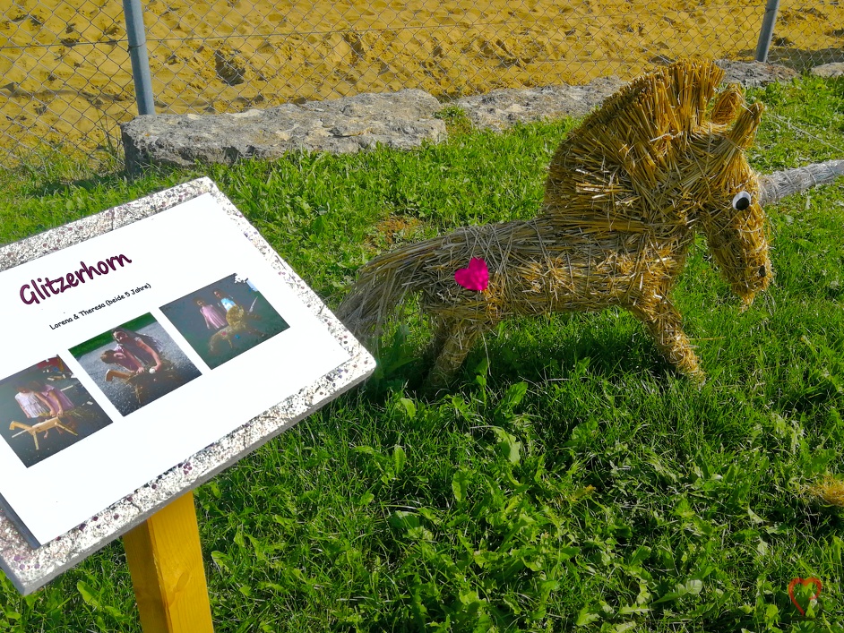 Einhorn im Strohpark