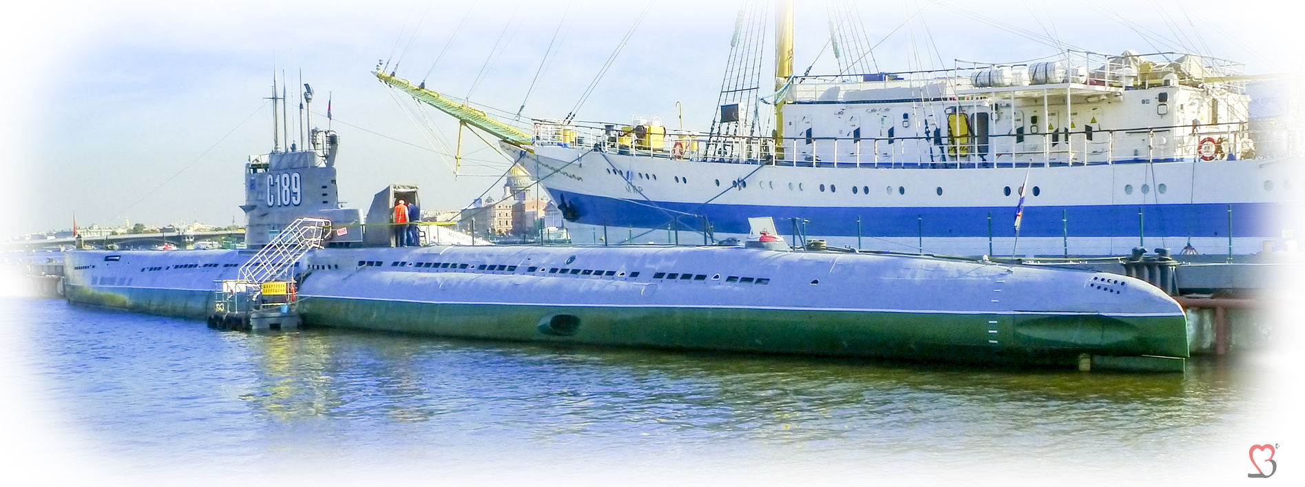 Uboot im Industriehafen