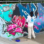 Graffiti Künstler im Skaterpark