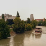 Schiff auf dem Donaukanal