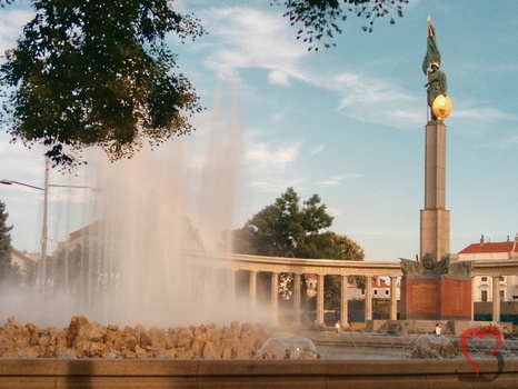 Brunnen am Heldendenkmal in Wien