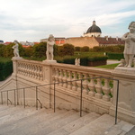 Treppe mit Statuen