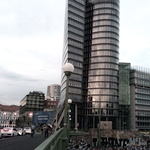 Uniqa Tower an der Aspernbrücke