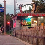 Bratwurstl Stand am Praterstern in Wien