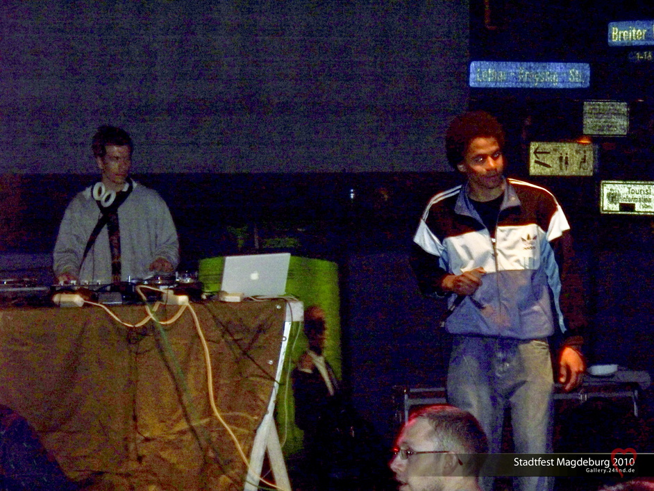 Q-Cut &amp; Main Moe