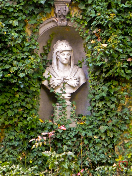 Statue