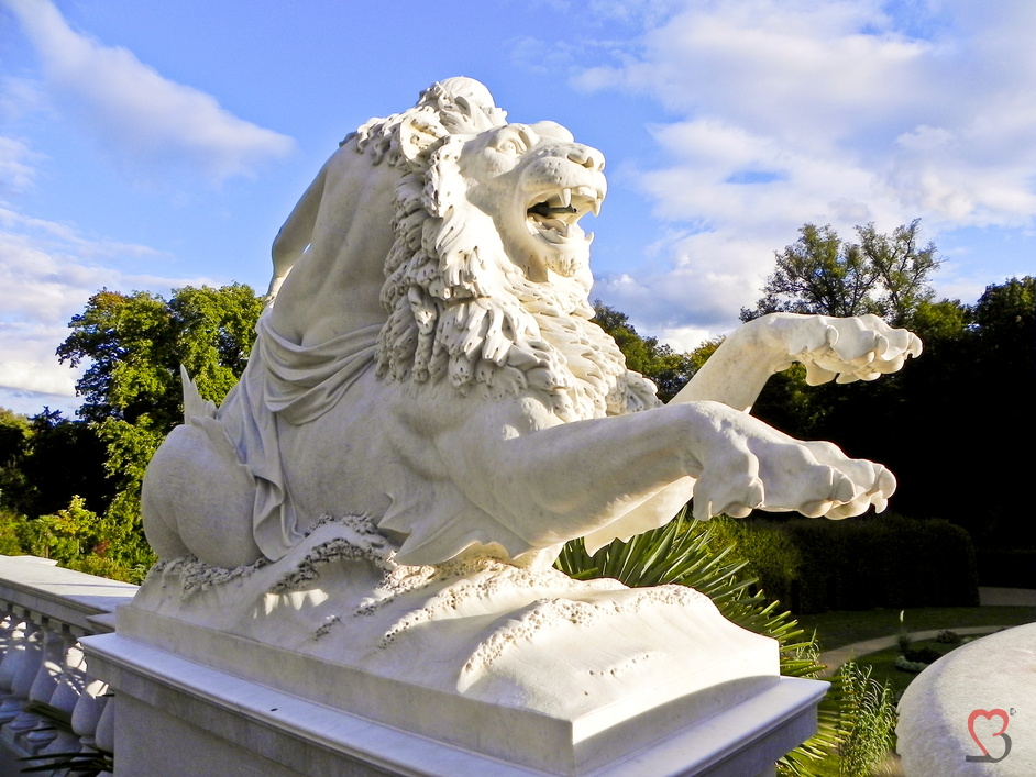 Statue