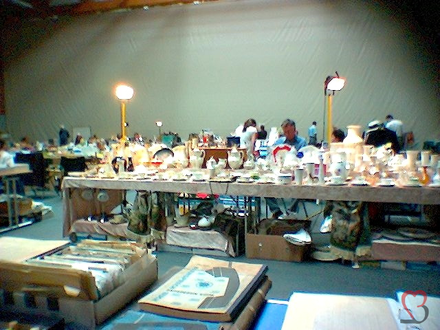 Nachtflohmarkt in der Sporthalle