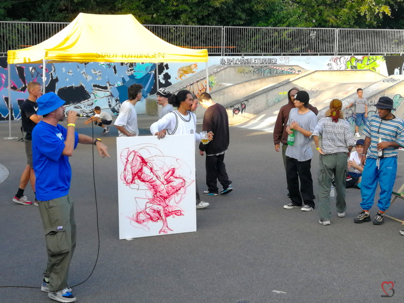 Breakdance Gewinner beim Breakdance im Skaterpark Tuttlingen. 50 Jahre HipHop Celebration mit Concert, Beatmaker, Graffitti Walls und Breakdance Session im Skaterpark, Bahnhof Abteil 42 und Kulturkasten. Ermöglicht durch Kukav, Krekpek und LBBW. IMG_20230902_184551.jpg